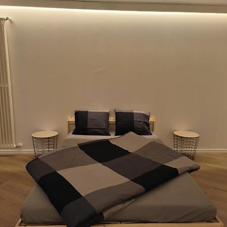 Palm Beach Loft Bissone Exteriér fotografie